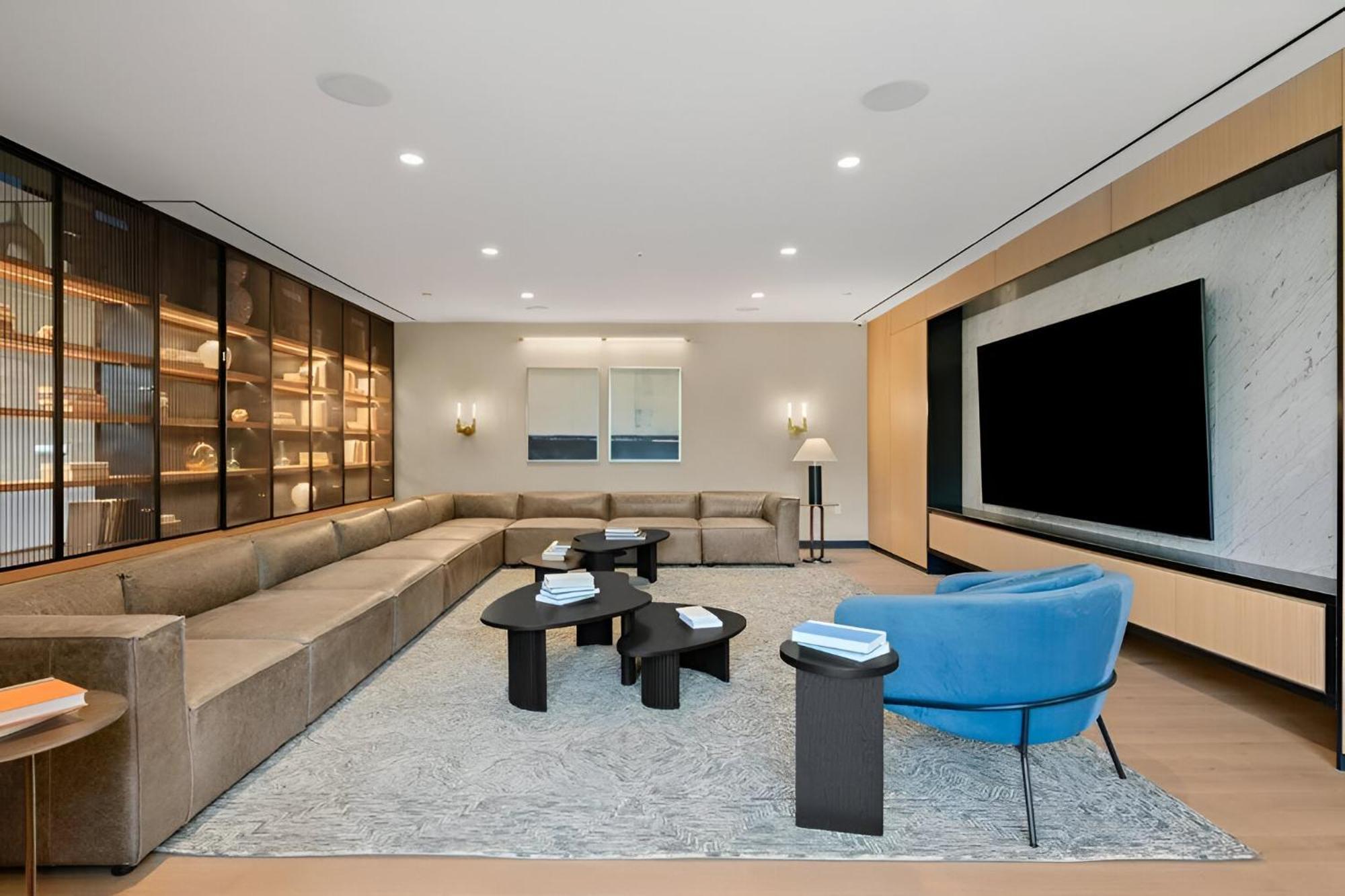 Luxury Meets Comfort Upscale In Brooklyn Appartement *